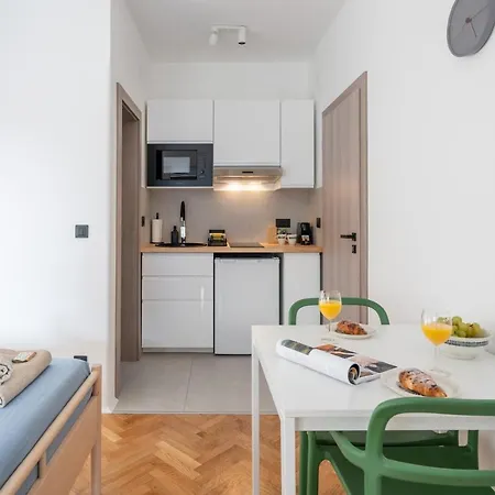 New! D31 W2 Bikes, Sunny Terrace & Parking *