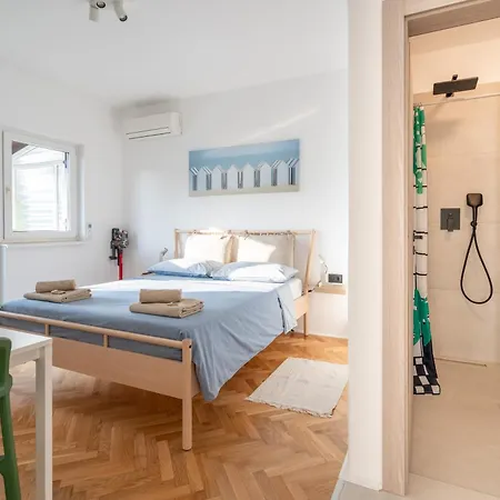 New! D31 W2 Bikes, Sunny Terrace & Parking * Rovinj